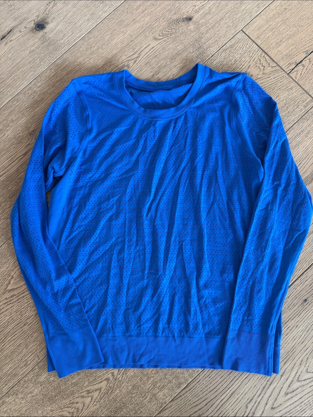 Women’s  Lululemon Crewneck Swiftly relaxed fit in Bright Blue size 8/10